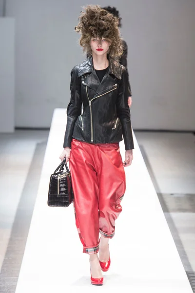 Look 24